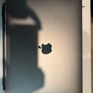 Apple MacBook Pro Silver- Laptop